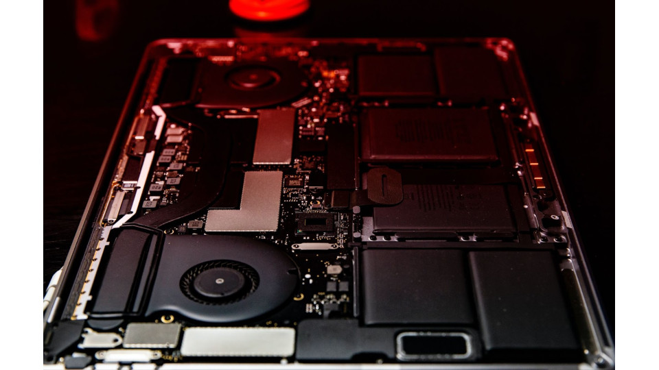 How to Clean Corrosion from MacBook Pro Logic Board: Full Guide