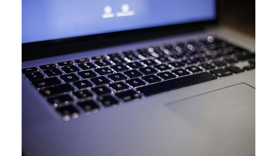 Tastaturbeleuchtung MacBook funktioniert nicht: 7 Wege zur Behebung